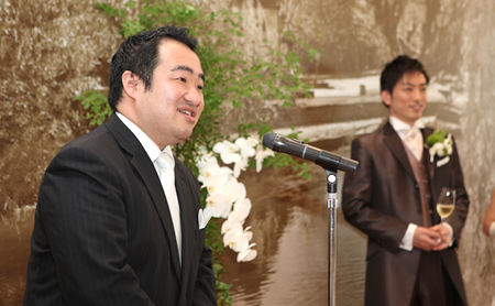 懐かしのエピソードなどを交えたお祝いのスピーチをしていただきます